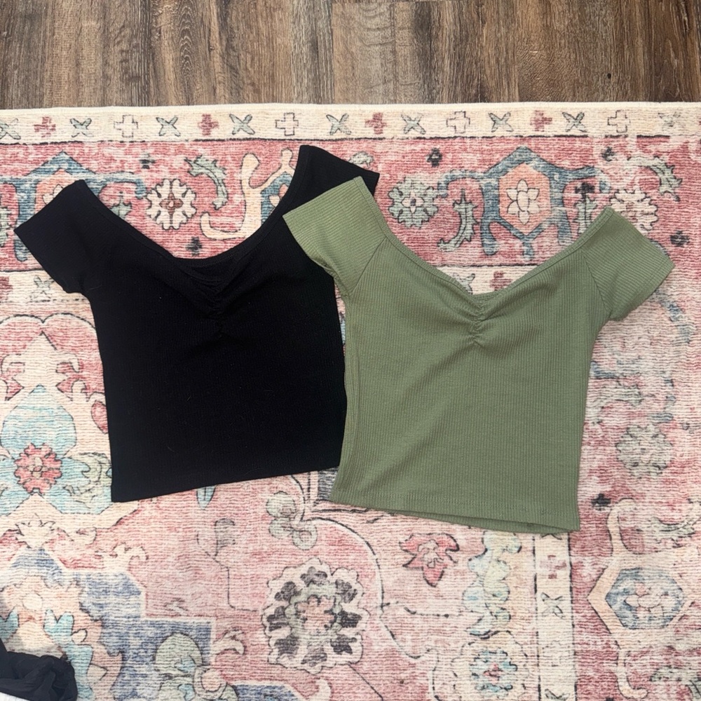 American Eagle Outfitters Black and Green Crop Tops